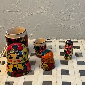 Hand-Painted Nesting Dolls Set - Multicolor